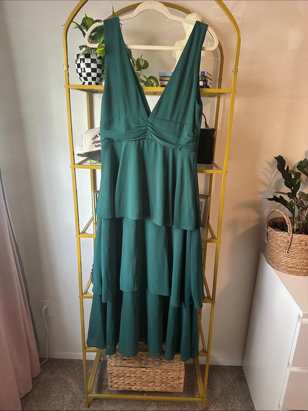 Lulus - Celebration Time - Sleeveless Deep V Emerald Green Tiered Maxi Dress - Picture 5 of 6